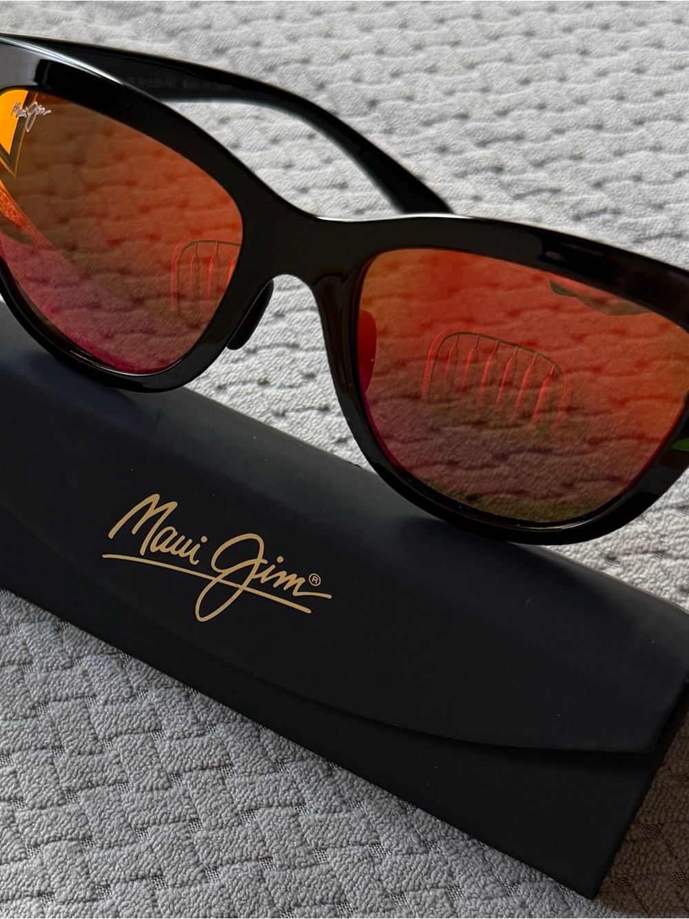 Maui Jim Unisex Black Frame and Hawaii Lava Mirror Sunglasses NWOT - Picture 2 of 11